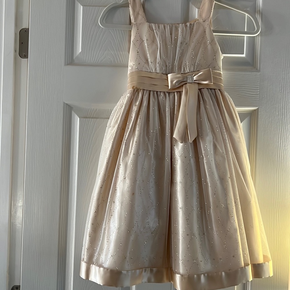Girls dress